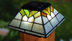 Classy_Caps_Wellington_Stained_Glass_Solar_Post_Cap_4x4_5x5_WG322_Lit_2