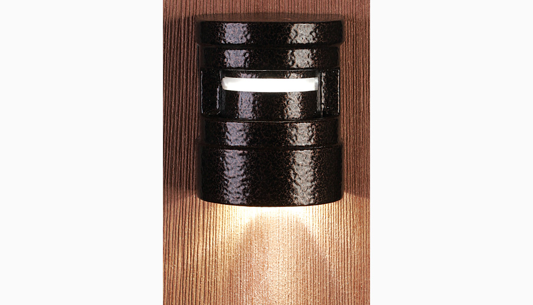 Low voltage pillar hot sale lights