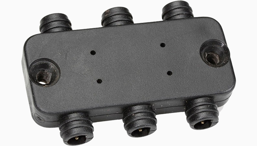 Plug N Play Six Way Splitter 4 Pack by Dekor Deck Lighting