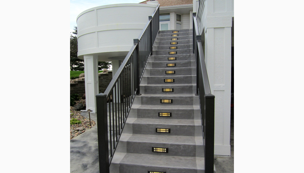 Low voltage shop concrete step lights